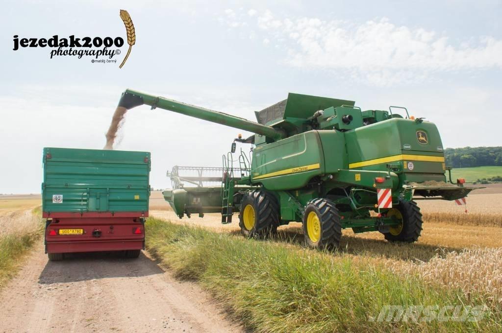 John Deere T 560 i コンバイン
