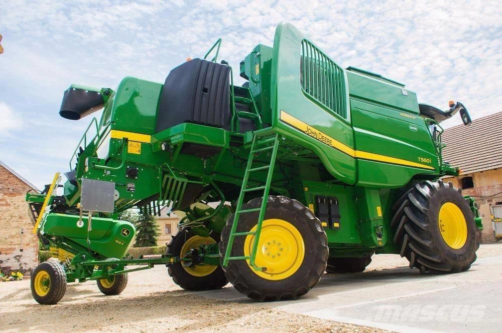 John Deere T 560 i コンバイン
