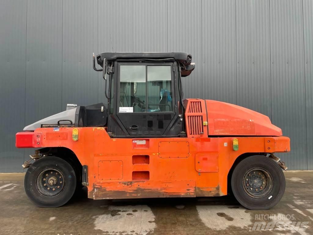 Dynapac CP224 タイヤローラ