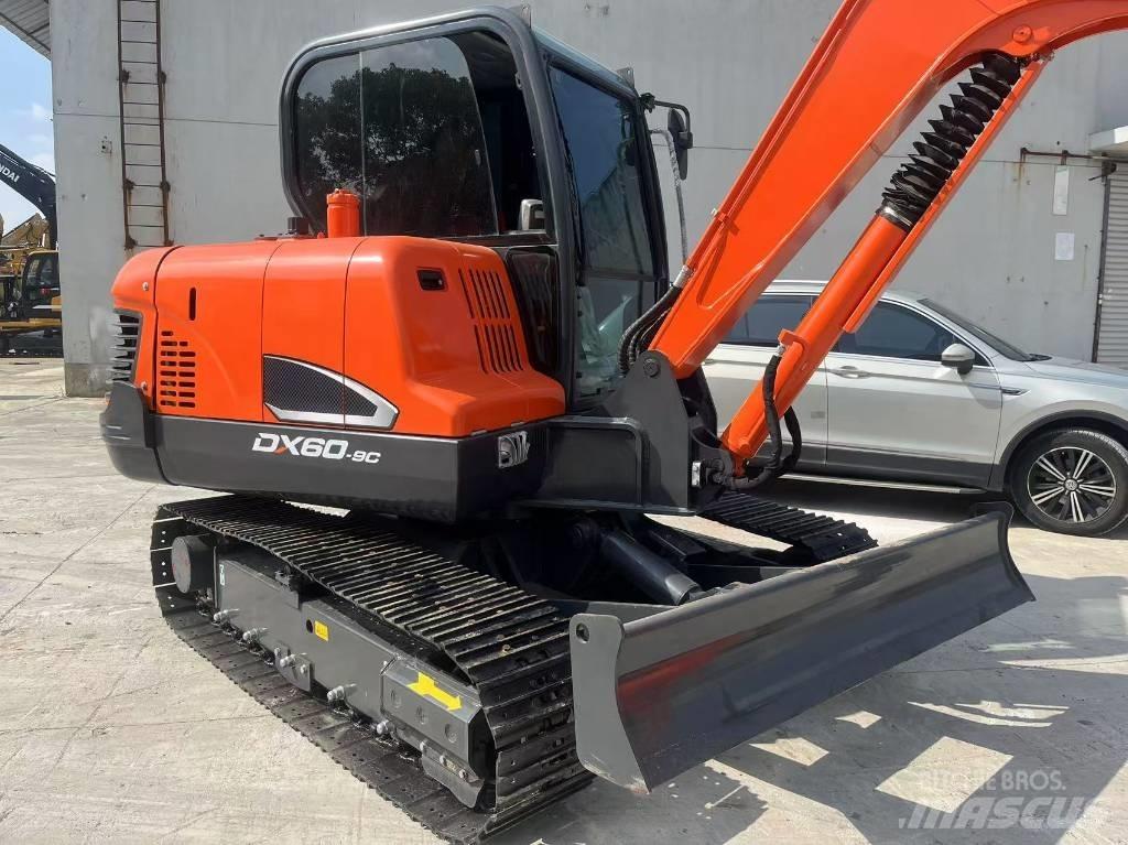 Doosan DX 60-9 C ミニ油圧ショベル 7t以下（ミニユンボ・ミニディガー）