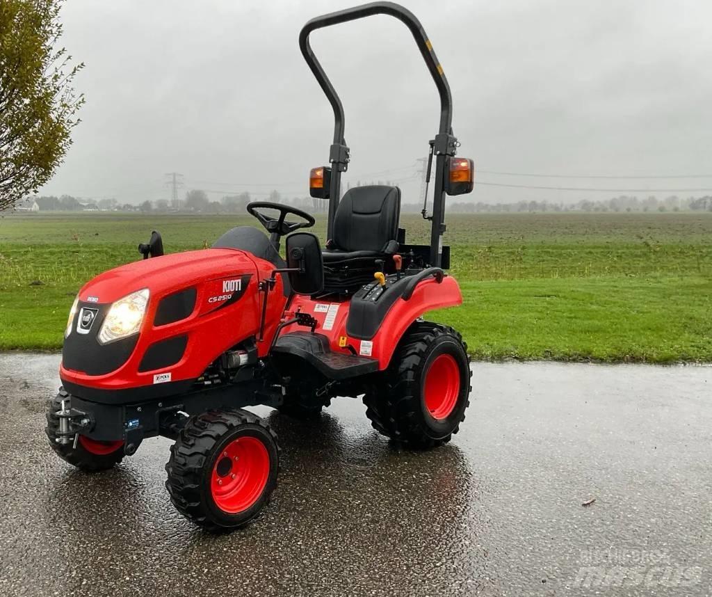 Kioti CS2510 トラクター