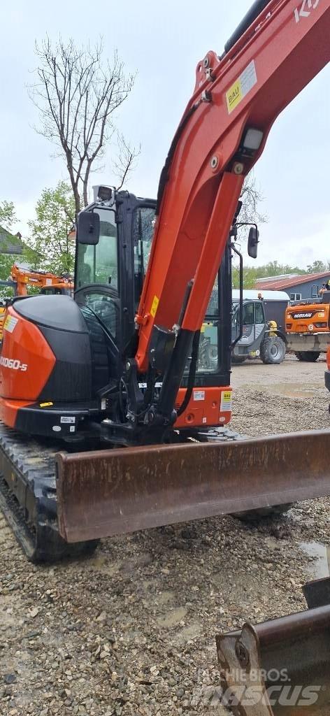 Kubota KX 060-5 ミニ油圧ショベル 7t以下（ミニユンボ・ミニディガー）