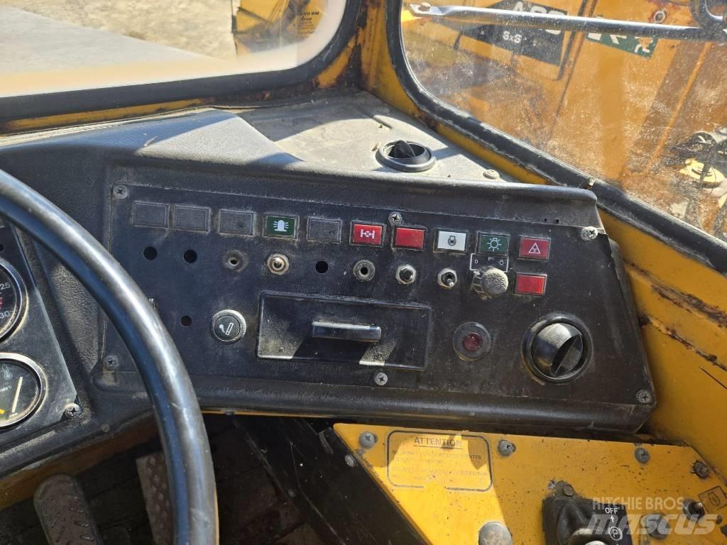 Volvo BM A 25 アーティキュレート式ダンプトラック