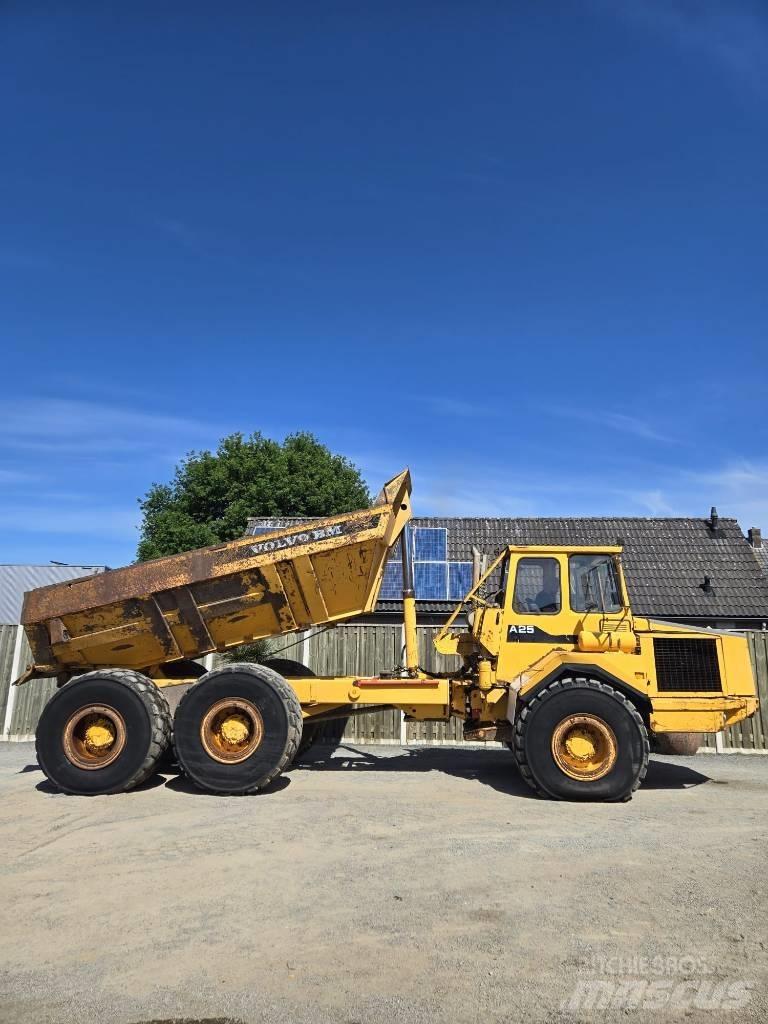 Volvo BM A 25 アーティキュレート式ダンプトラック