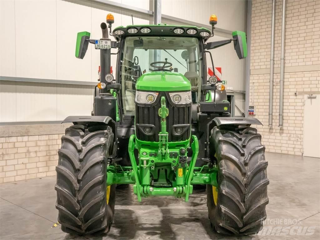 John Deere 6R215 トラクター