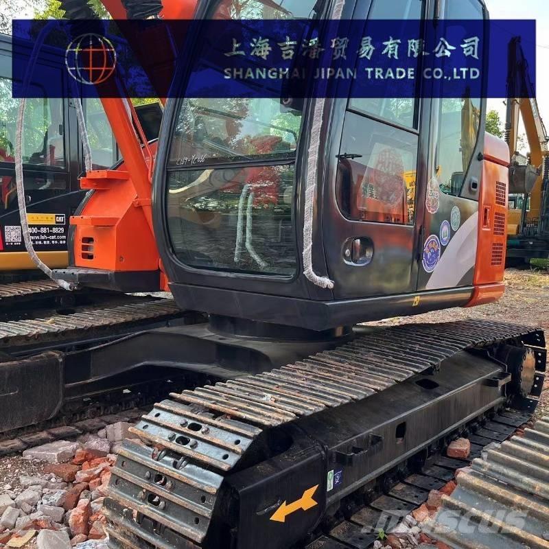 Hitachi ZX 135 中型油圧ショベル 7ｔ-12ｔ（ユンボ・パワーショベル・バックホー）