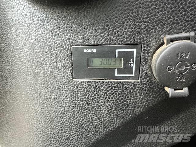 Bobcat E 57 W ホイール式油圧ショベル（パワーショベル・ユンボ・バックホー）