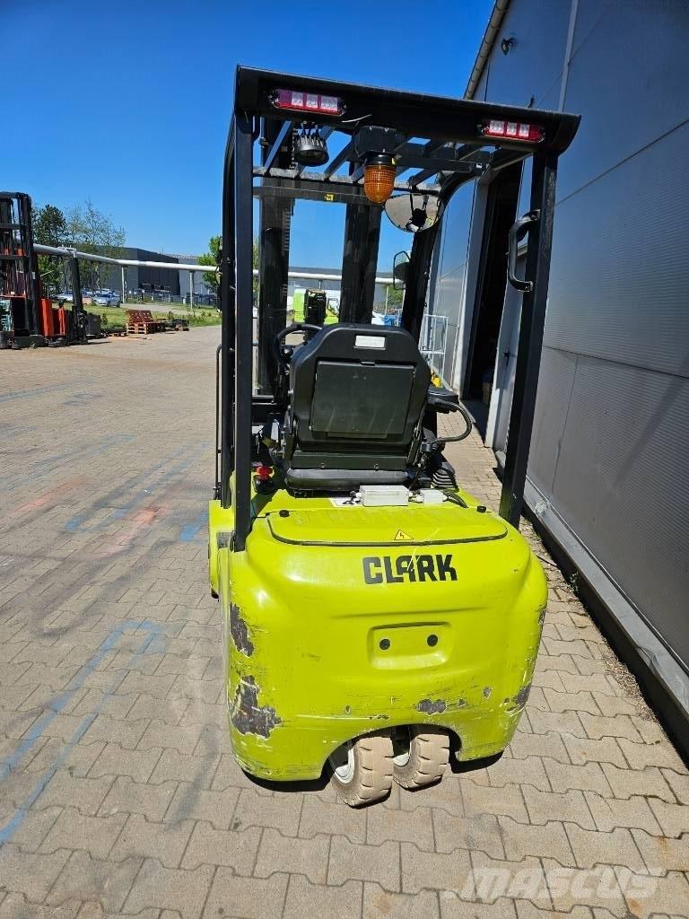 Clark GTX 18 バッテリーフォークリフト