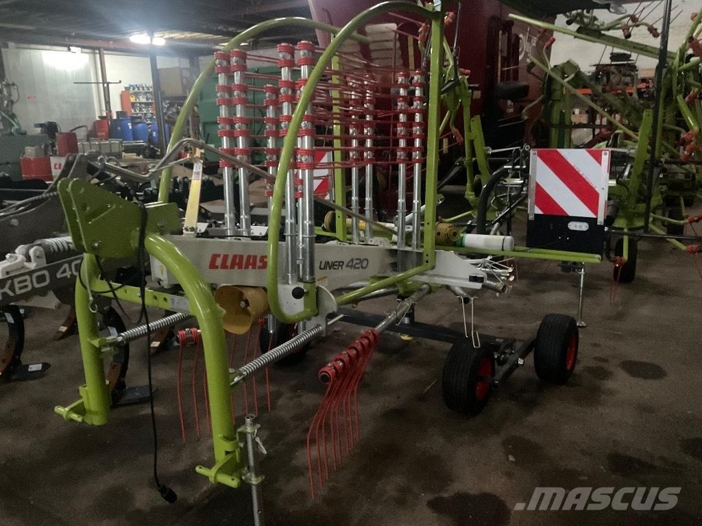 CLAAS Liner 420 テッダー・テッダーレーキ