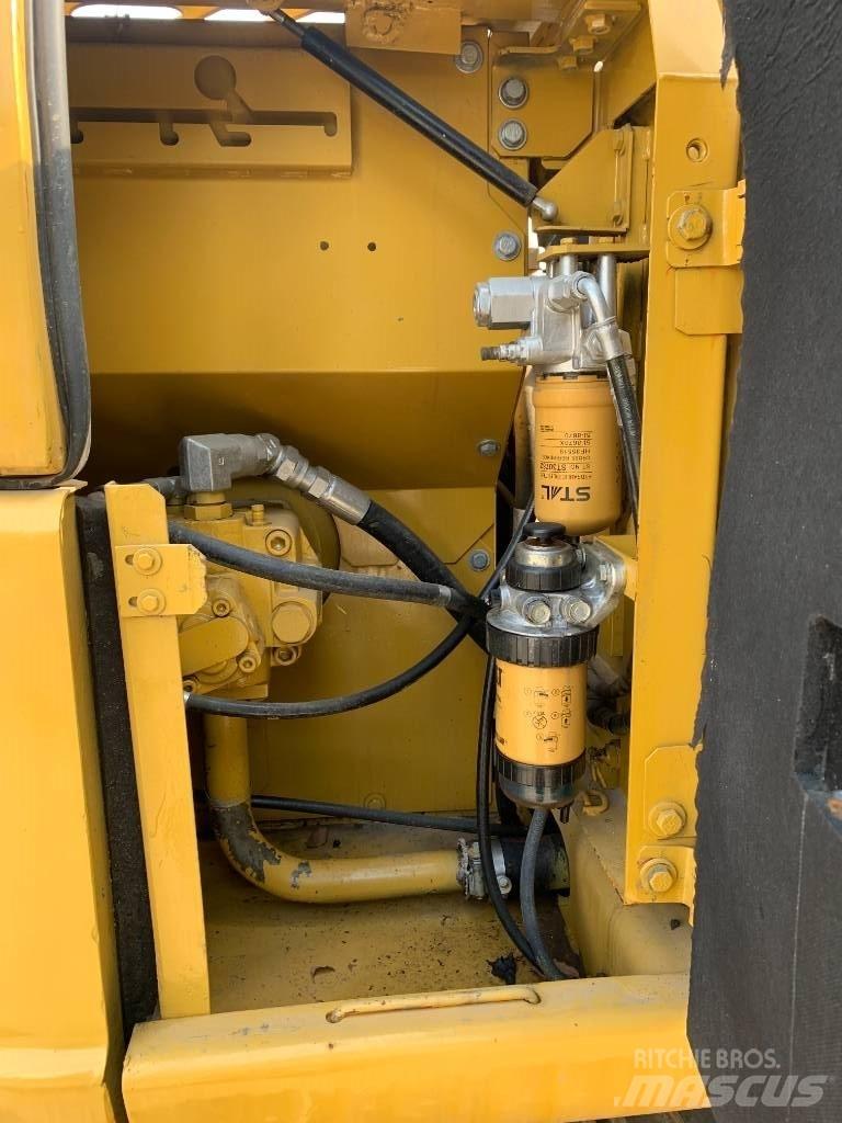 CAT 307D 大型油圧ショベル12t以上（パワーショベル・ユンボ）