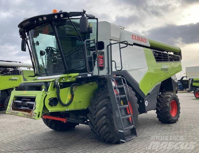 CLAAS LEXION 5300 コンバイン
