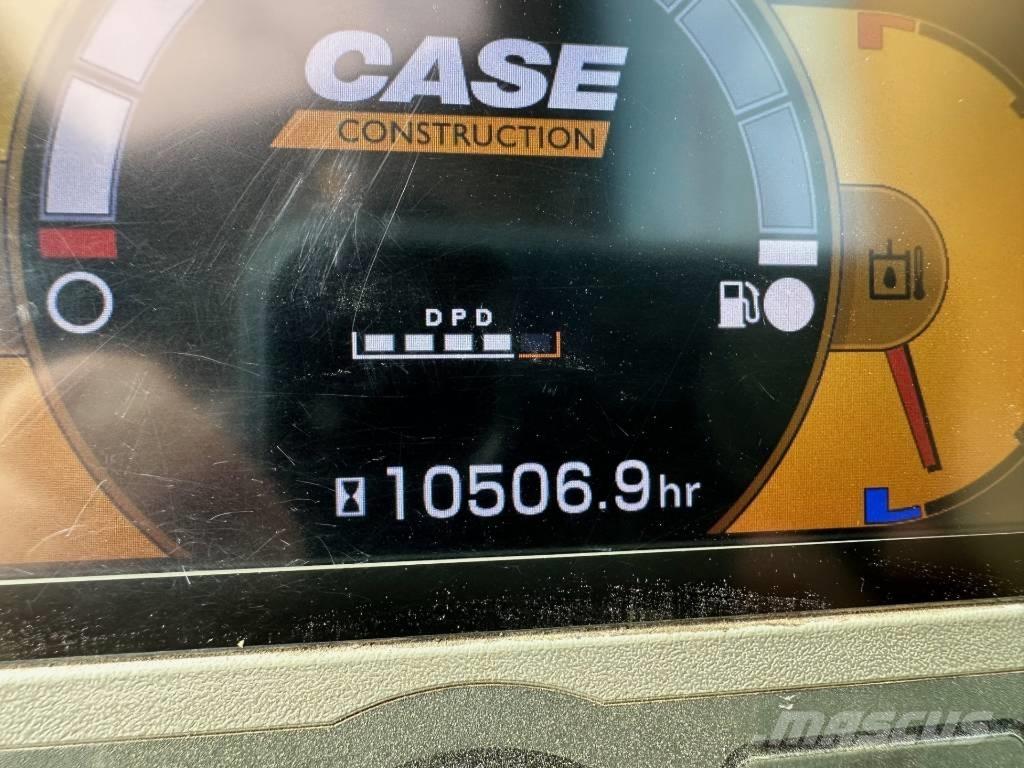 CASE CX 235 C SR 大型油圧ショベル12t以上（パワーショベル・ユンボ）
