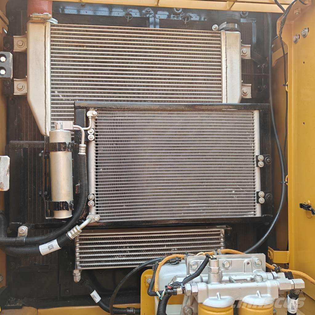 CAT 320D2L 大型油圧ショベル12t以上（パワーショベル・ユンボ）