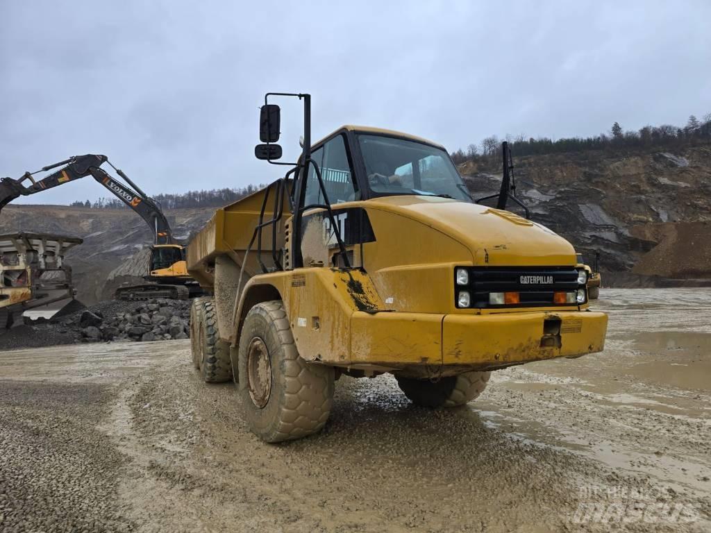 CAT 730 アーティキュレート式ダンプトラック