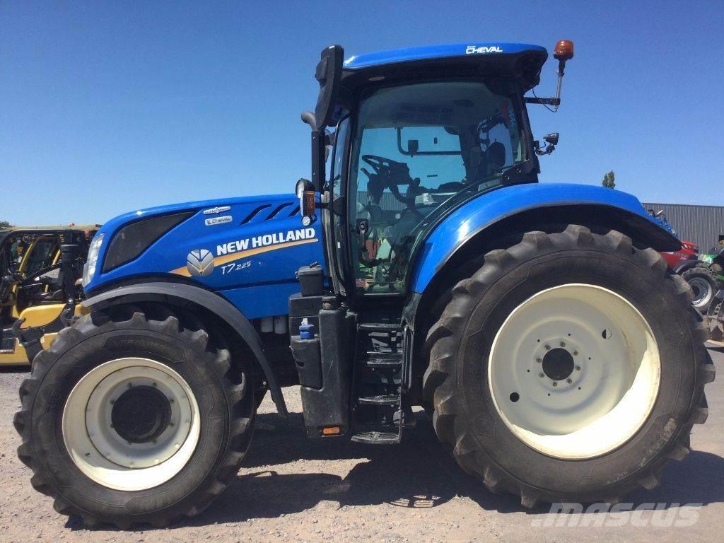 New Holland T7.225 トラクター