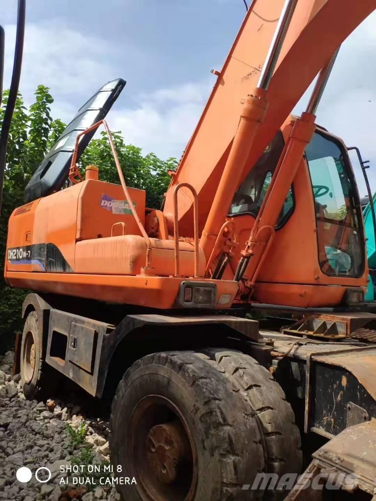 Doosan DH210W-7 ホイール式油圧ショベル（パワーショベル・ユンボ・バックホー）