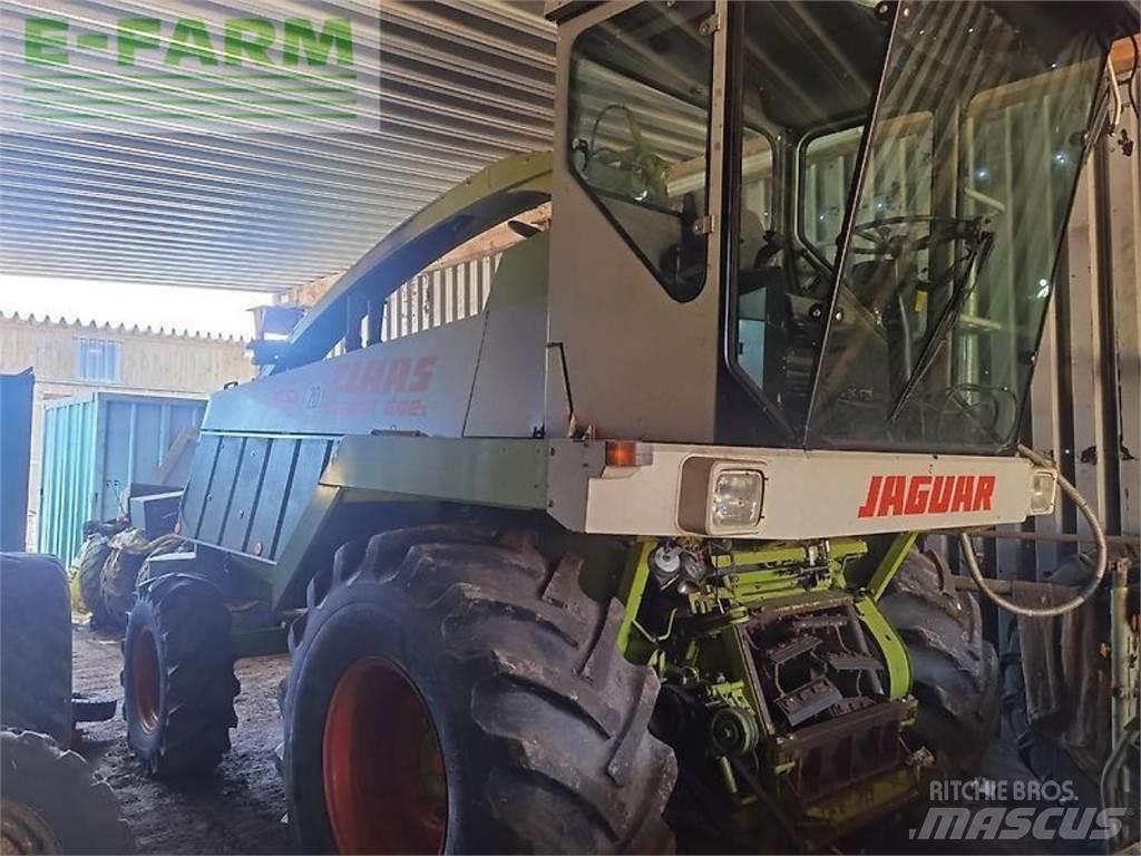 CLAAS jaguar 682s 自走式フォレージハーベスター