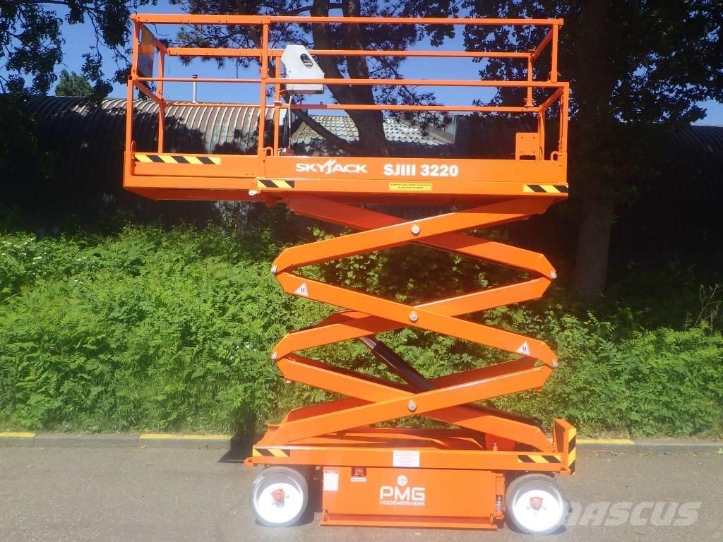 SkyJack SJ3220 シザースリフト