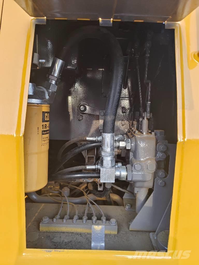 CAT D 5 K ブルドーザー
