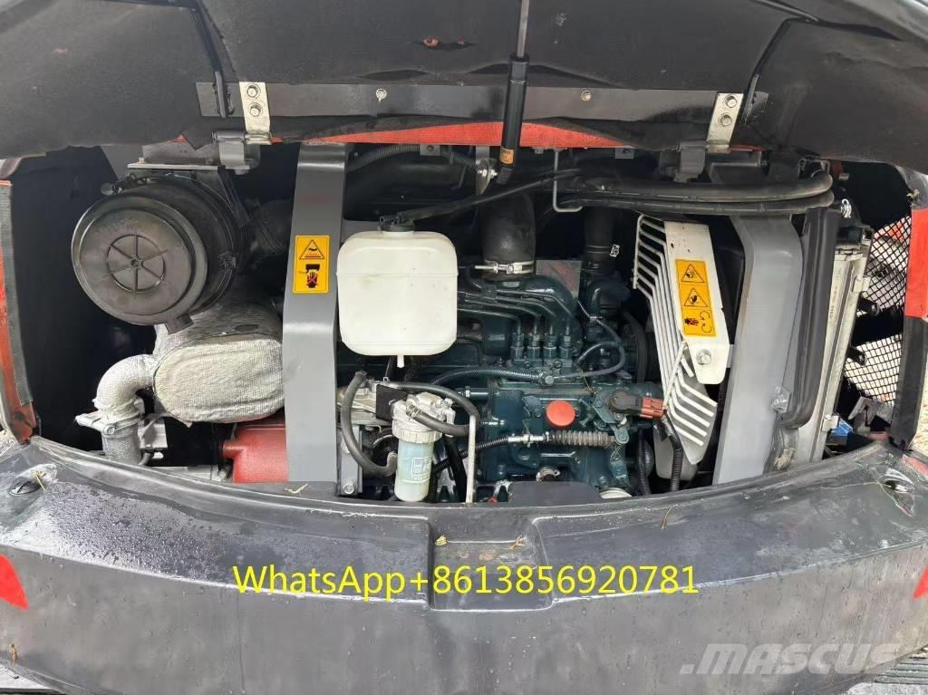 Kubota KX 057-4 ミニ油圧ショベル 7t以下（ミニユンボ・ミニディガー）