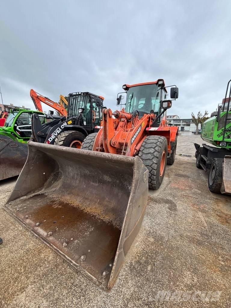 Doosan DL 250 ホイールローダー・タイヤショベル