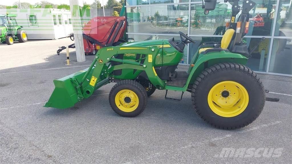 John Deere 3025E トラクター