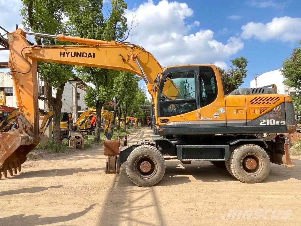 Hyundai R210W-9 ホイール式油圧ショベル（パワーショベル・ユンボ・バックホー）