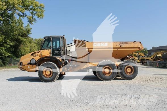 CASE 330B アーティキュレート式ダンプトラック