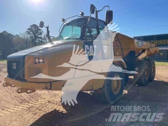 CAT 725C2 アーティキュレート式ダンプトラック