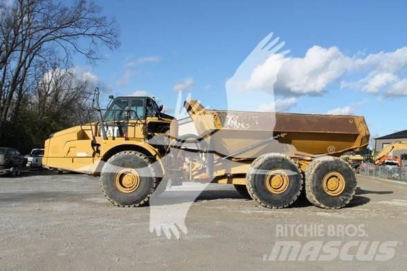CAT 745C アーティキュレート式ダンプトラック