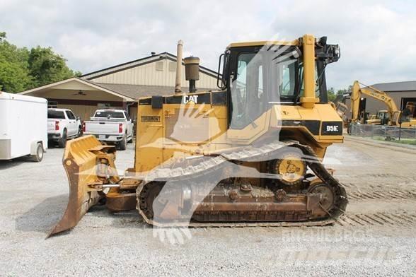 CAT D5M XL ブルドーザー