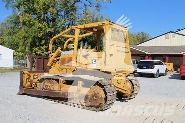CAT D6D ブルドーザー