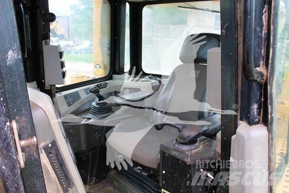 CAT D6T ブルドーザー