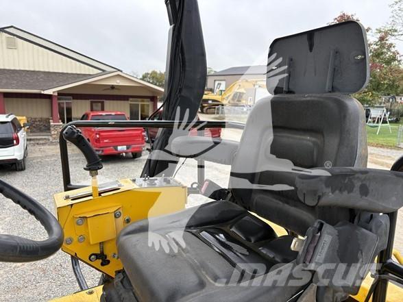 Sakai SW884 振動ローラ