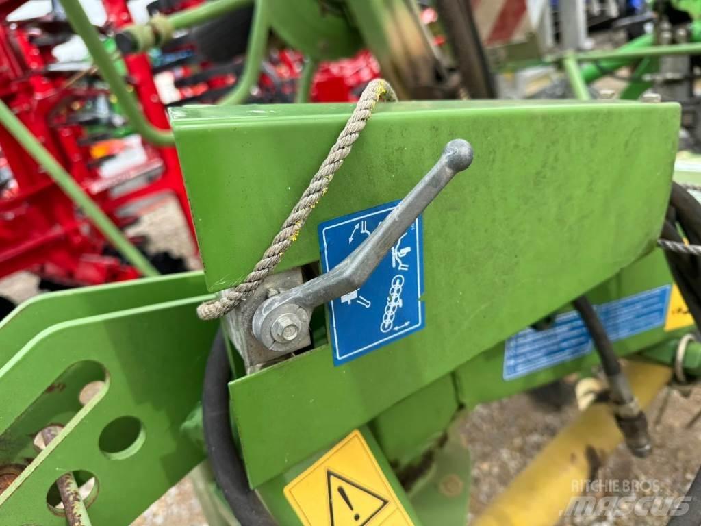 Krone KW672/6 テッダー・テッダーレーキ