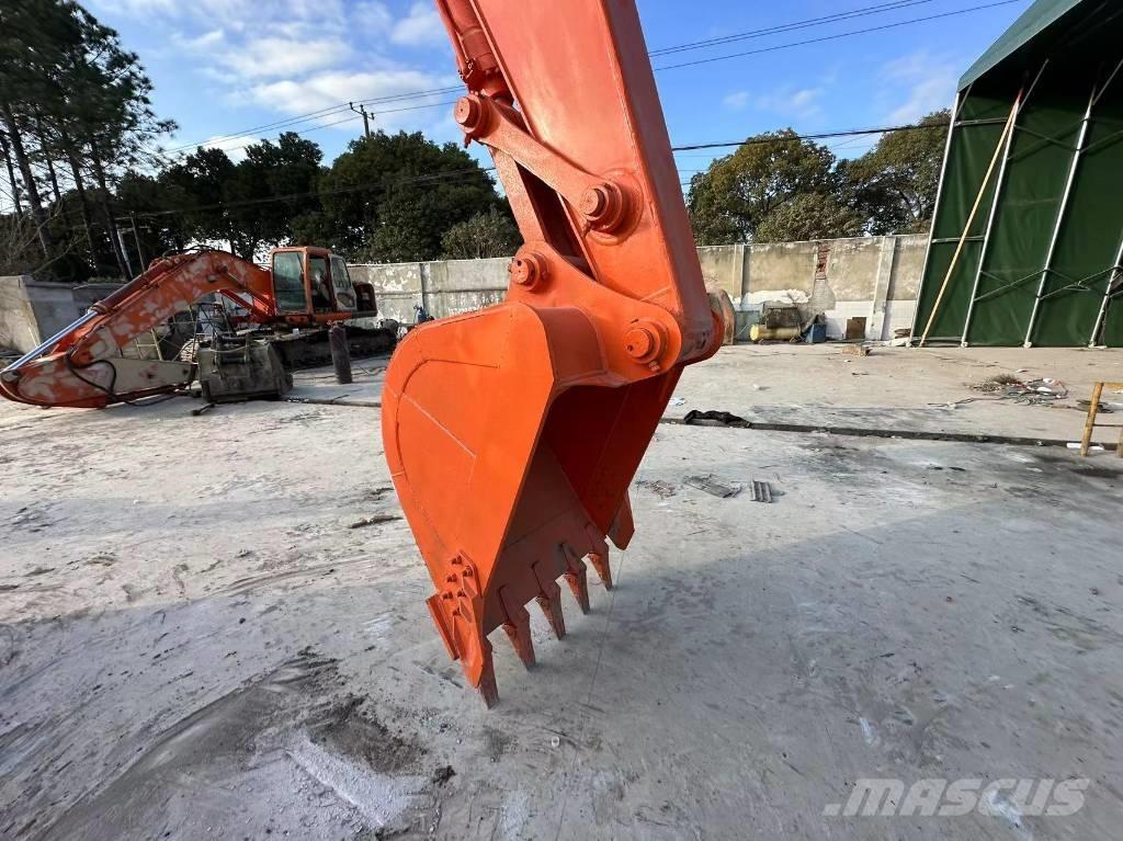 Hitachi ZX 200 ミニ油圧ショベル 7t以下（ミニユンボ・ミニディガー）
