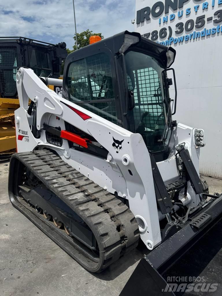 Bobcat T 740 スキッドステアローダー