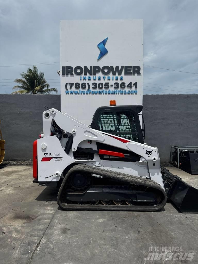 Bobcat T 740 スキッドステアローダー