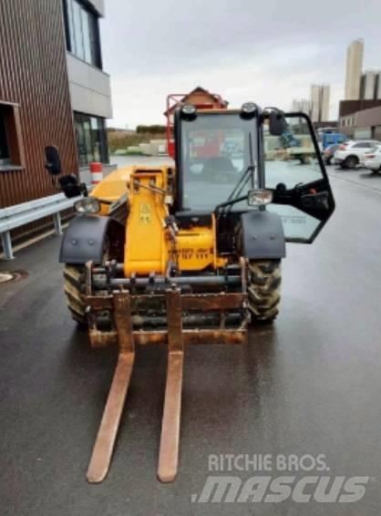 JCB 525-60 テレスコーピックハンドラー