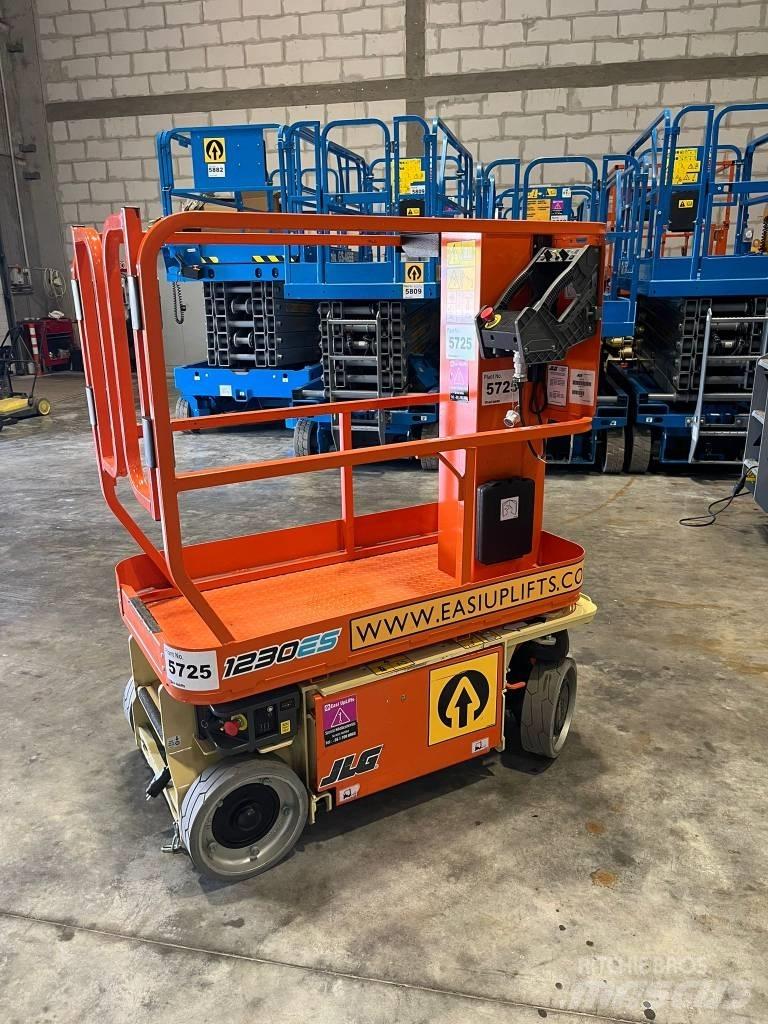 JLG 1230 ES 垂直昇降型リフト