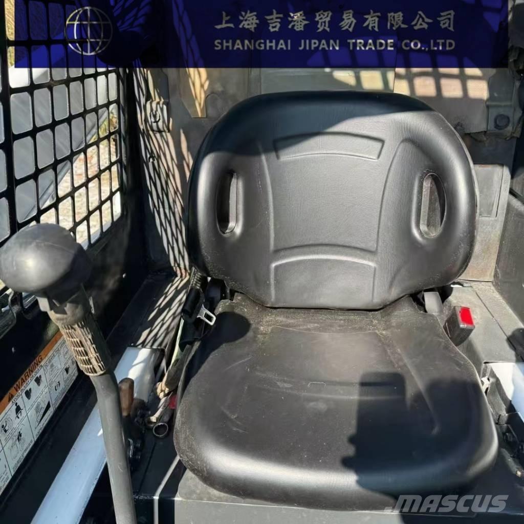 Bobcat S 130 スキッドステアローダー