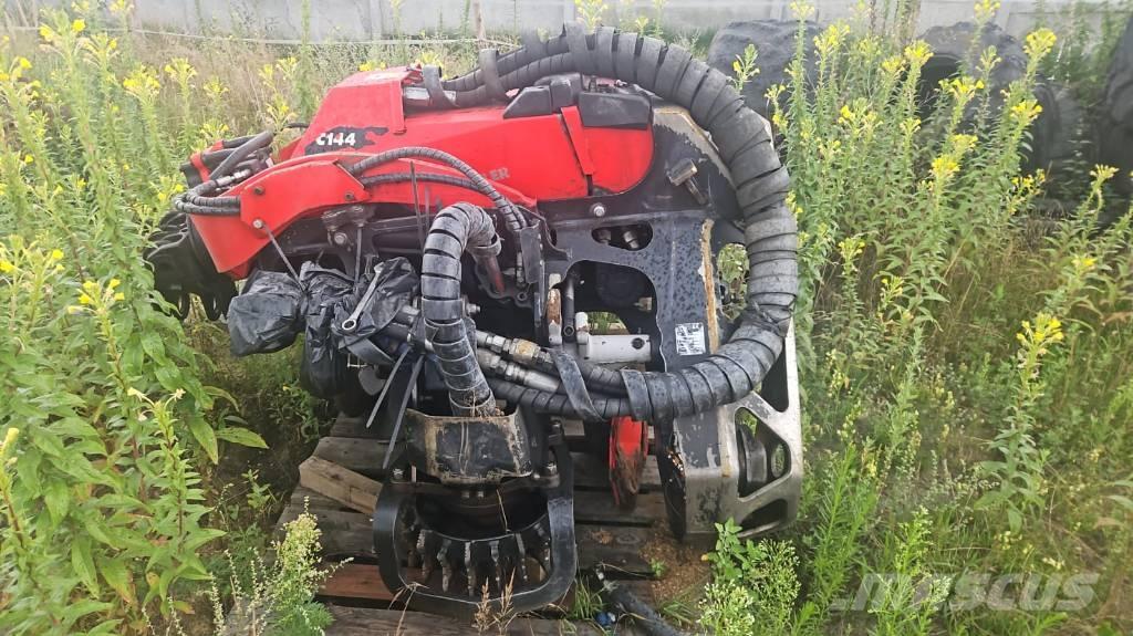 Komatsu C 144 ハーベスター