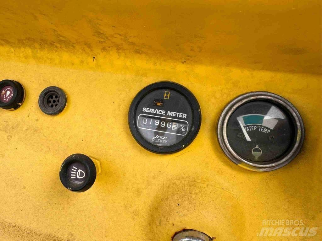 Komatsu D 21 P-5 ブルドーザー