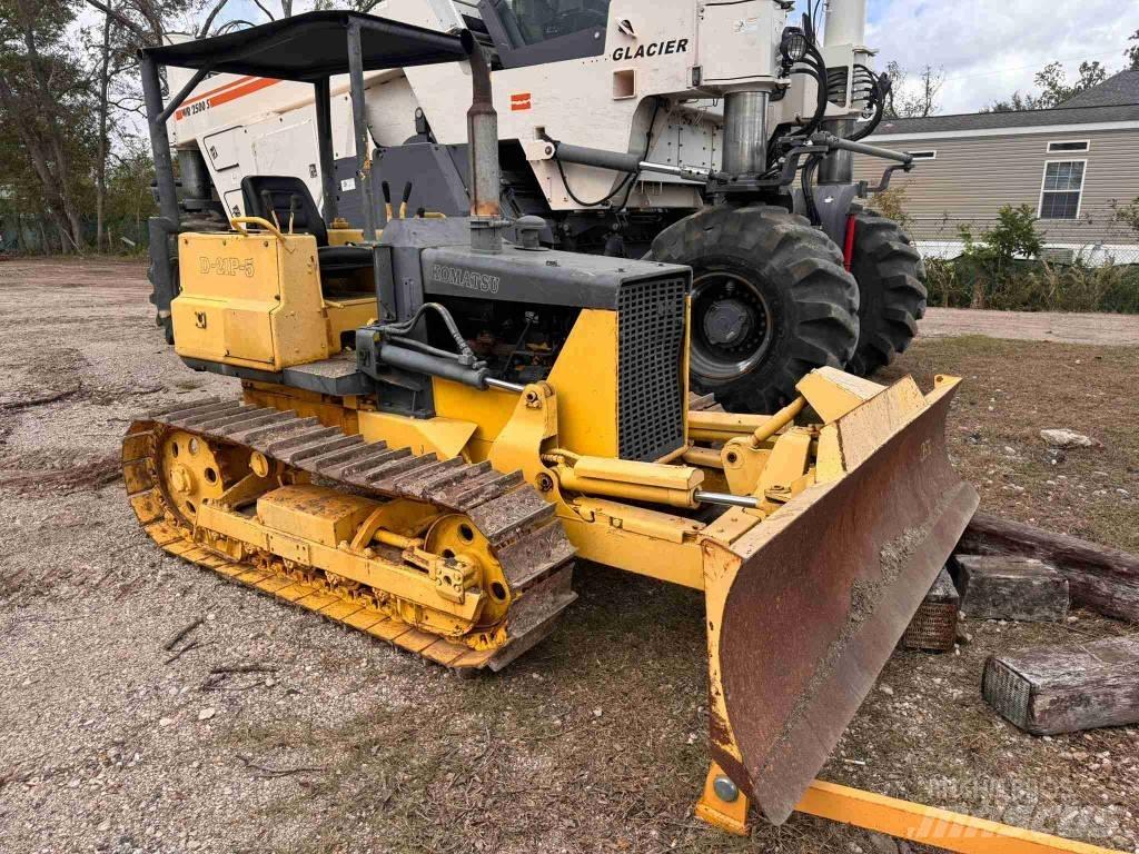 Komatsu D 21 P-5 ブルドーザー