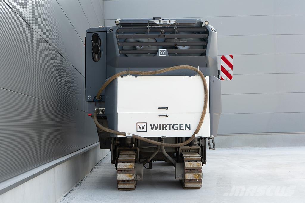 Wirtgen W 220 FI アスファルトコールドミリングマシーン