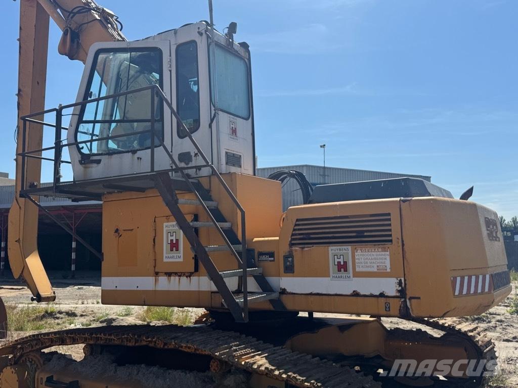 Liebherr 922 廃棄物／工業産廃処理機