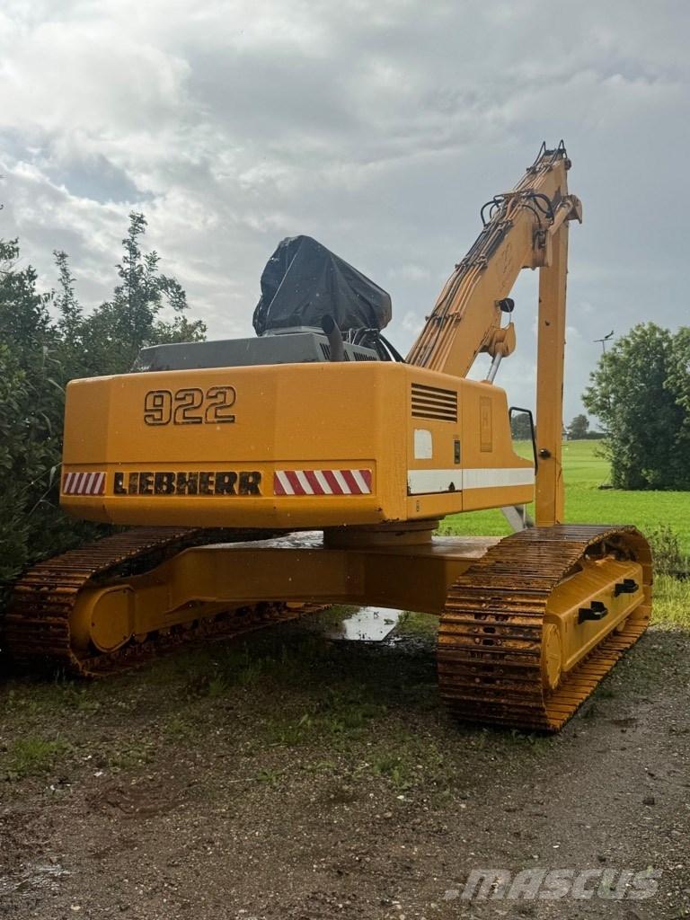Liebherr 922 廃棄物／工業産廃処理機