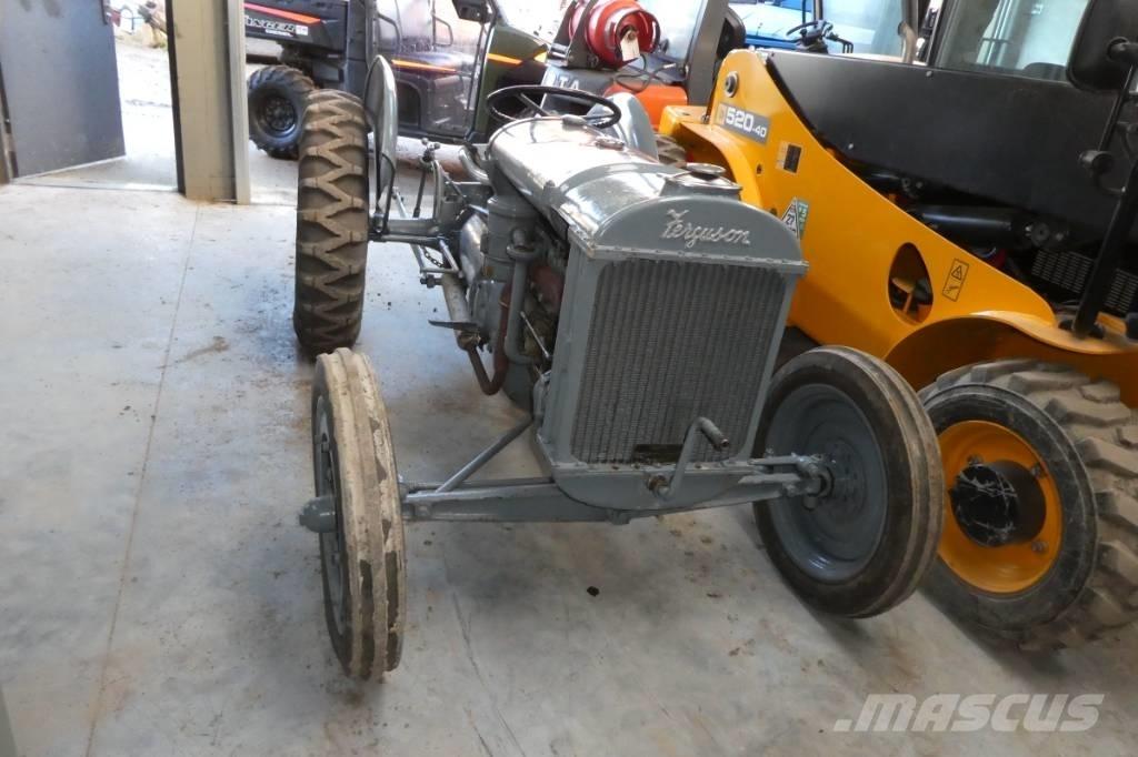Ferguson type a トラクター