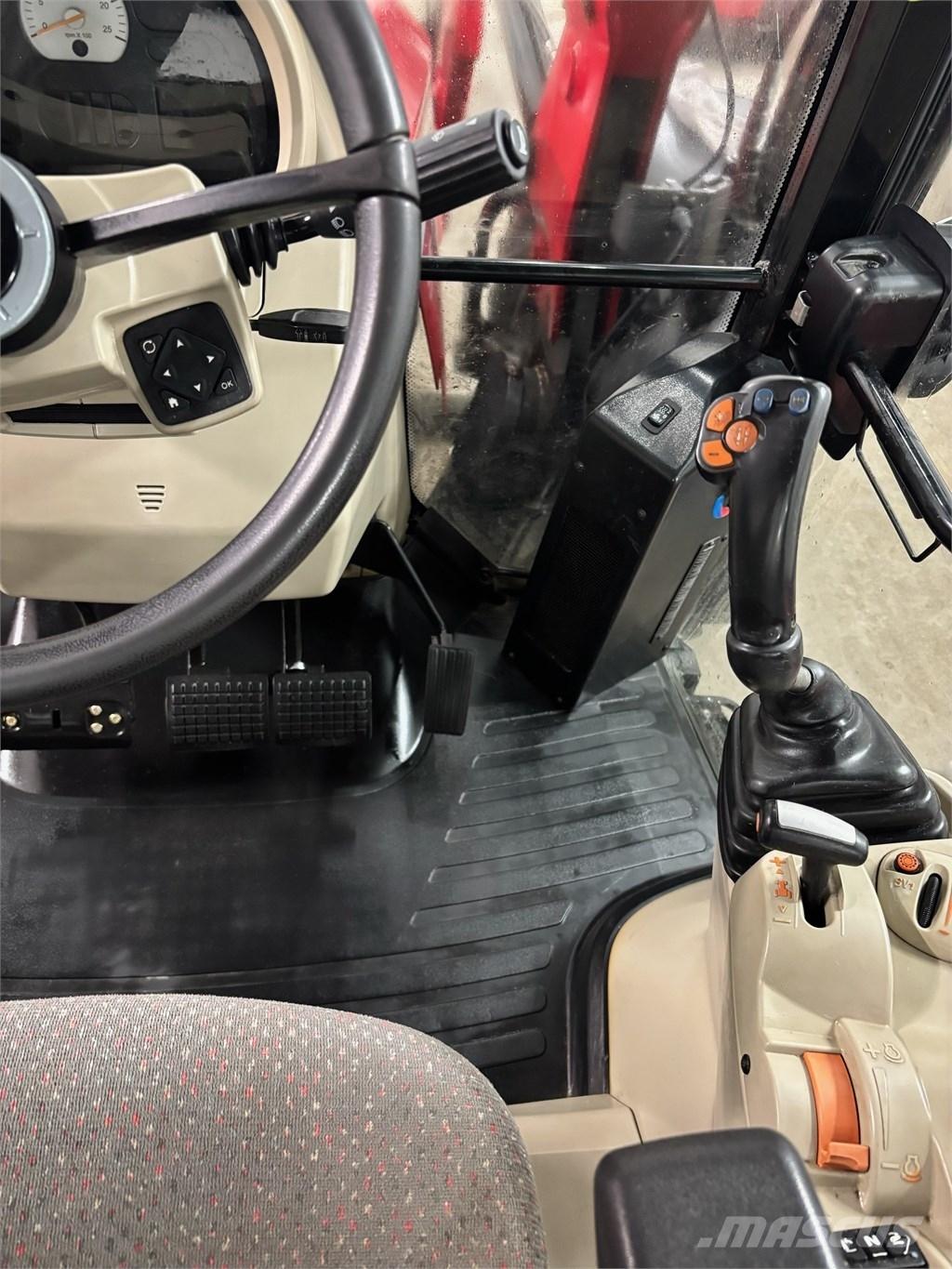 Massey Ferguson 5610 トラクター