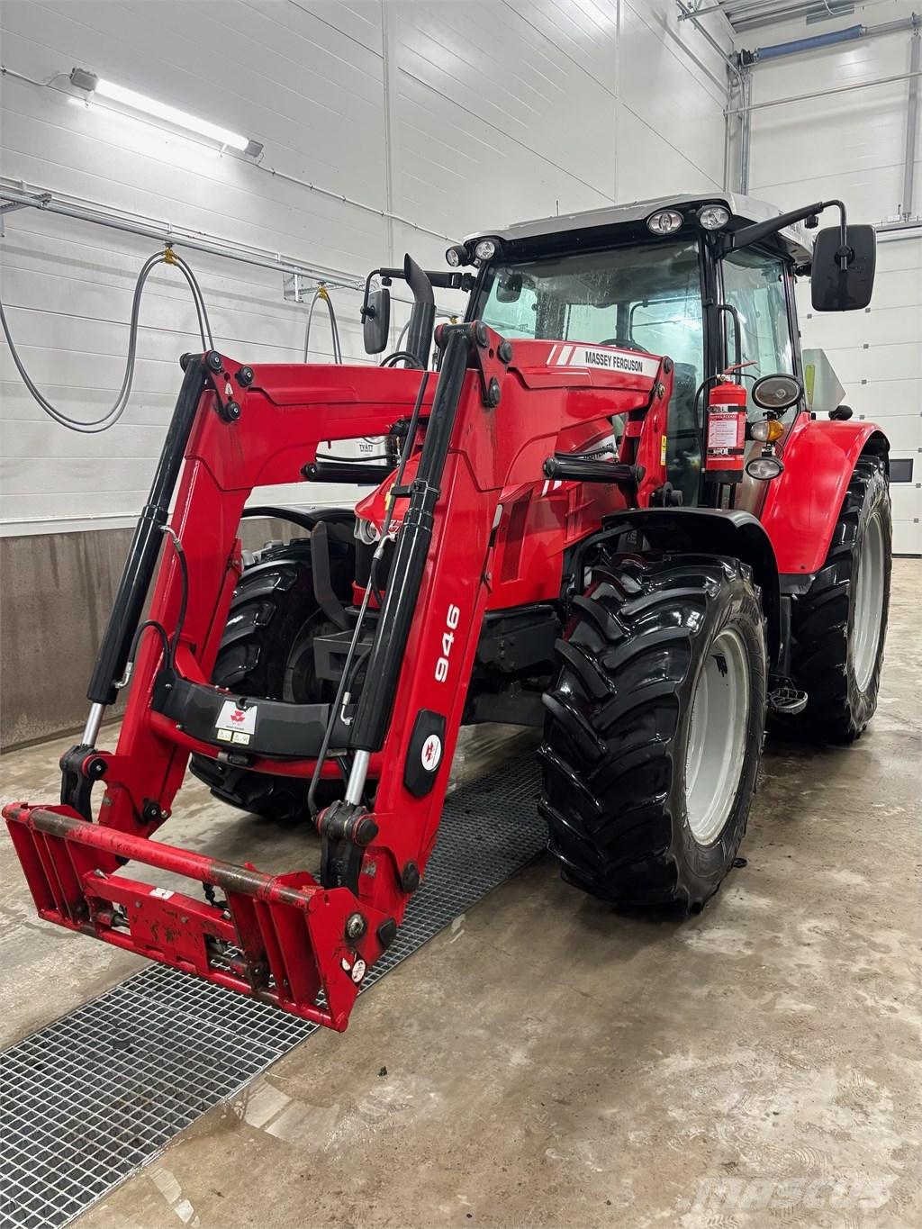 Massey Ferguson 5610 トラクター